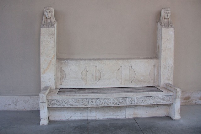 而且以一系 而且以一系